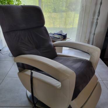 Fauteuil accotoirs cuir